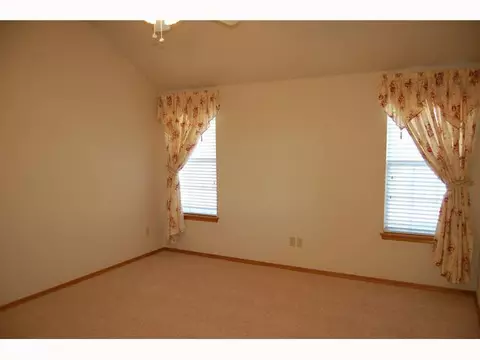 1925 Broone, Norman, OK 73071 photo 8