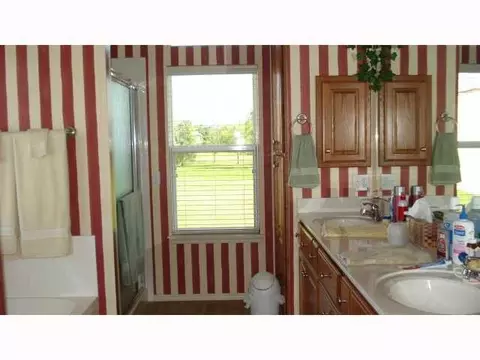 4020 Nugget Ln, Tuttle, OK 73089 photo 6