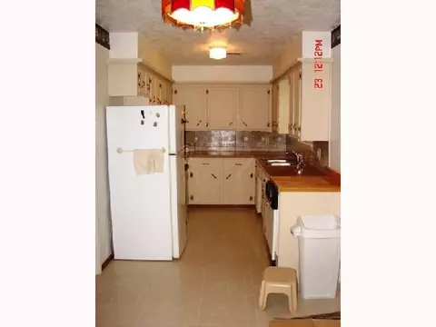1100 Harrington Dr, Moore, OK 73160 photo 4