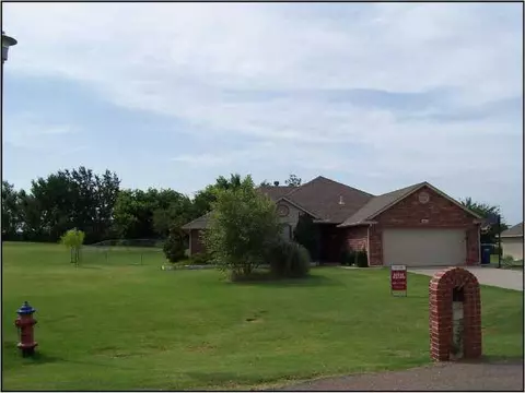 609 Juniper Lane Reduced, Tuttle, OK 73089 photo 2