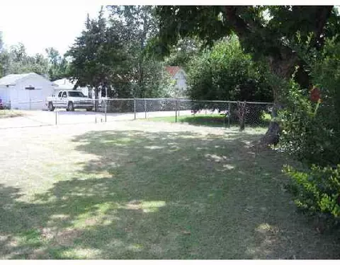 614 E Wayne, Shawnee, OK 74801 photo 5