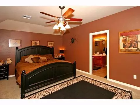 608 E Forest Ln, Mustang, OK 73064 photo 5