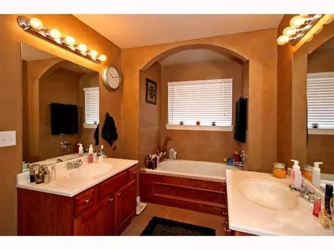 608 E Forest Ln, Mustang, OK 73064 photo 6