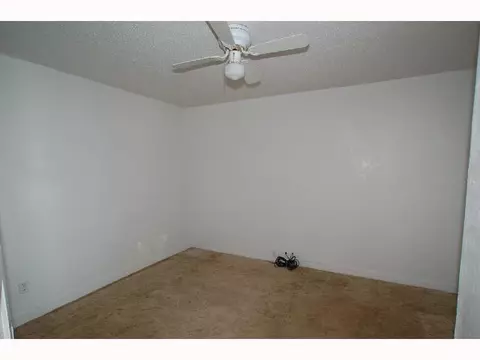 210 S Cimarron, Tuttle, OK 73089 photo 4