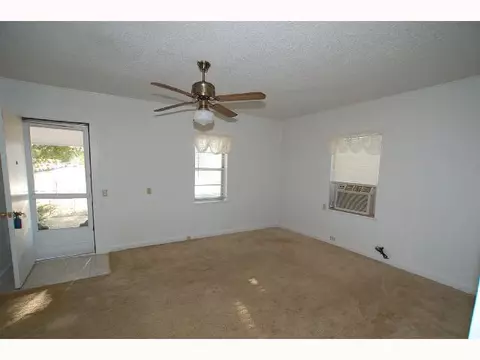210 S Cimarron, Tuttle, OK 73089 photo 3