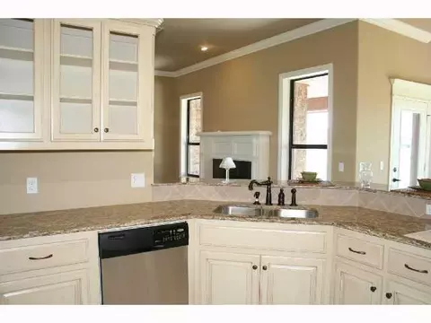4608 Riverside Dr, Tuttle, OK 73089 photo 5