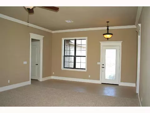 4608 Riverside Dr, Tuttle, OK 73089 photo 6