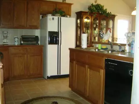 4420 Applegate Dr, Moore, OK 73160 photo 4