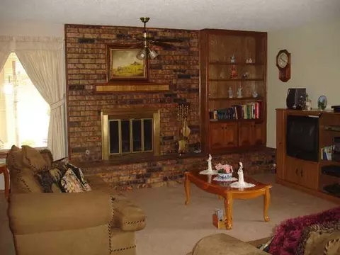 1772 Lionsgate Cir, Bethany, OK 73008 photo 3