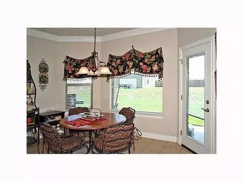 1514 Excaliber, Tuttle, OK 73089 photo 8