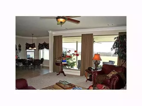 1514 Excaliber, Tuttle, OK 73089 photo 5