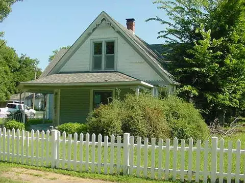 303 E Young St, Morris, OK 74445 photo 1