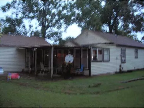 216 N 8, Mcloud, OK 74851 photo 2