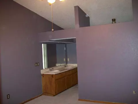 504 Clover, Moore, OK 73160 photo 5