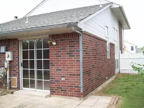 504 Clover, Moore, OK 73160 photo 4