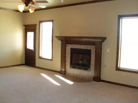 3917 Wickersham Dr, Edmond, OK 73013 photo 2