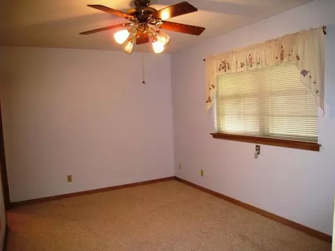 2 Spruce Dr, Yukon, OK 73099 photo 10