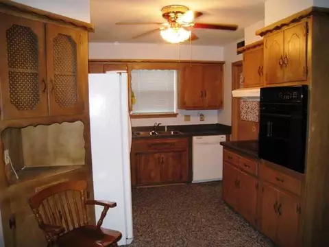 2 Spruce Dr, Yukon, OK 73099 photo 4