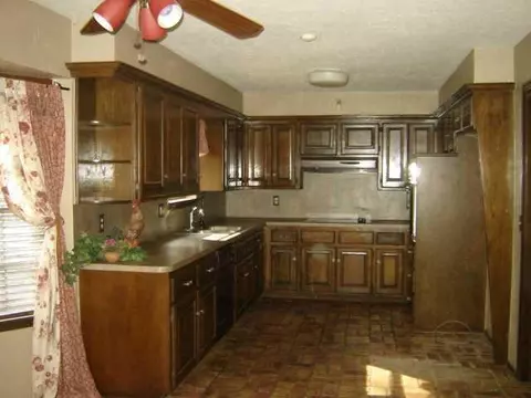 1008 E 13th St, Edmond, OK 73034 photo 2