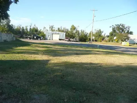 109 S 3rd, Mcloud, OK 74851 photo 2