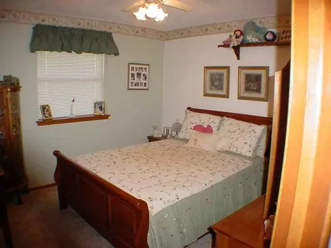 328 E Platt Dr, Yukon, OK 73099 photo 9