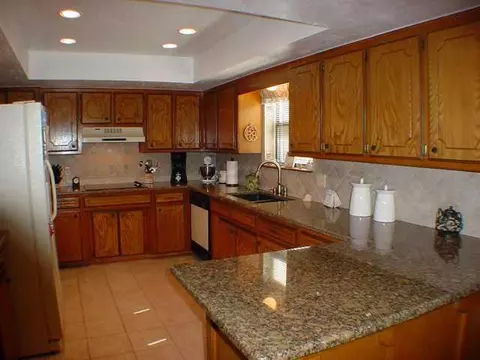 328 E Platt Dr, Yukon, OK 73099 photo 3