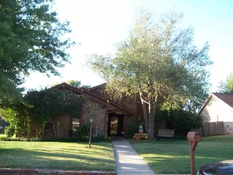 328 E Platt Dr, Yukon, OK 73099 photo 1