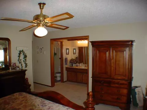 328 E Platt Dr, Yukon, OK 73099 photo 7