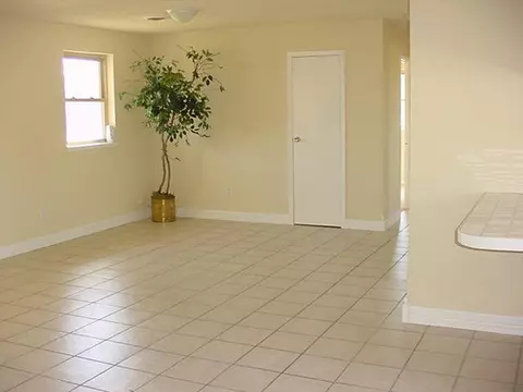205 Meyers Dr, Tuttle, OK 73089 photo 3