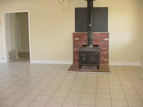 205 Meyers Dr, Tuttle, OK 73089 photo 4