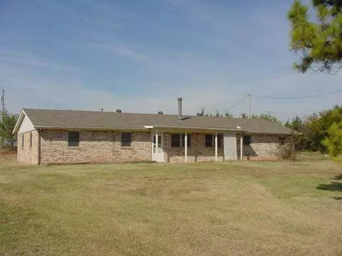 205 Meyers Dr, Tuttle, OK 73089 photo 1
