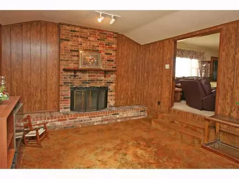 325 Englebretson Ln, Tuttle, OK 73089 photo 5