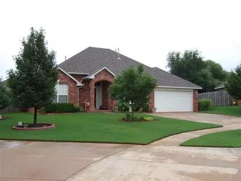 2000 Cedar Pointe Cir, Edmond, OK 73003 photo 1