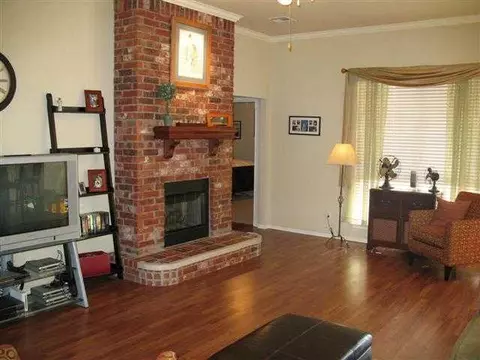 2000 Cedar Pointe Cir, Edmond, OK 73003 photo 4