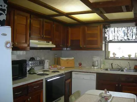 212 Englebretson, Tuttle, OK 73089 photo 5