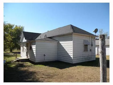418 W 2nd St, Watonga, OK 73772 photo 3