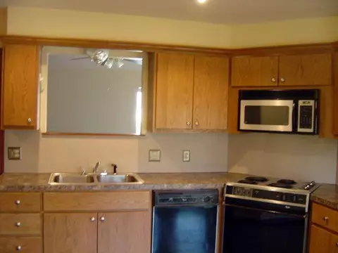 216 Johnson, Guthrie, OK 73044 photo 3