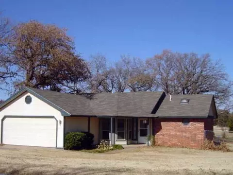 216 Johnson, Guthrie, OK 73044 photo 1
