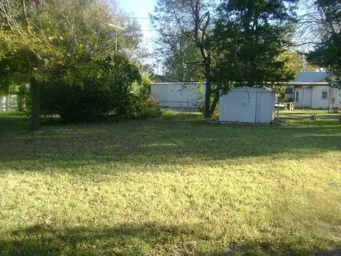701 E Davis St, Tipton, OK 73570 photo 8
