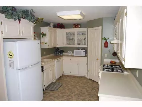404 Timber Creek Dr, Tuttle, OK 73089 photo 5