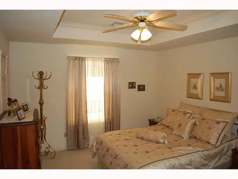 404 Timber Creek Dr, Tuttle, OK 73089 photo 7