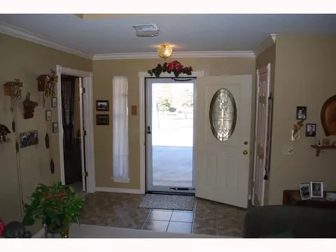 404 Timber Creek Dr, Tuttle, OK 73089 photo 3