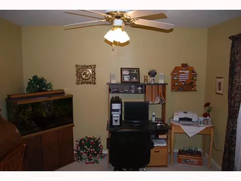 404 Timber Creek Dr, Tuttle, OK 73089 photo 4