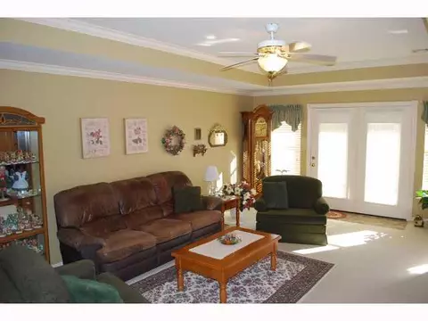 404 Timber Creek Dr, Tuttle, OK 73089 photo 2