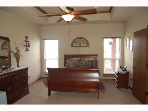909 Eagle Ridge Rd, Tuttle, OK 73089 photo 7