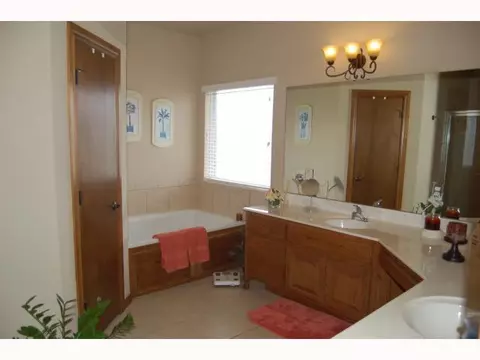 909 Eagle Ridge Rd, Tuttle, OK 73089 photo 8