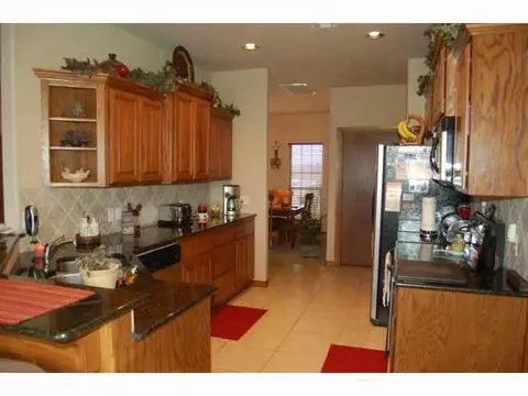 909 Eagle Ridge Rd, Tuttle, OK 73089 photo 4