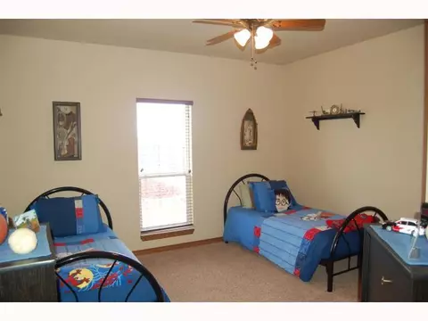 909 Eagle Ridge Rd, Tuttle, OK 73089 photo 9