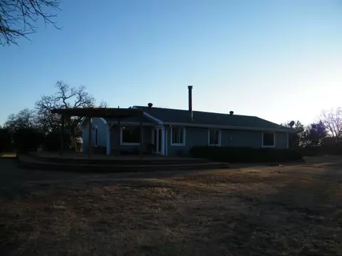 3950 E Charter Oak, Guthrie, OK 73044 photo 2