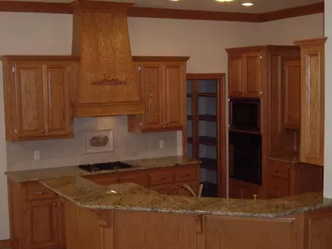 1718 Excaliber Dr, Tuttle, OK 73089 photo 5